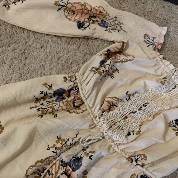 off shoulder floral dress with sleeves - Picture 4 of 9